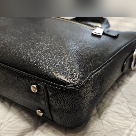 COACH Leather Navy Kennedy Briefcase Used Conditiom. No shoulder strap,corners - Picture 7 of 11